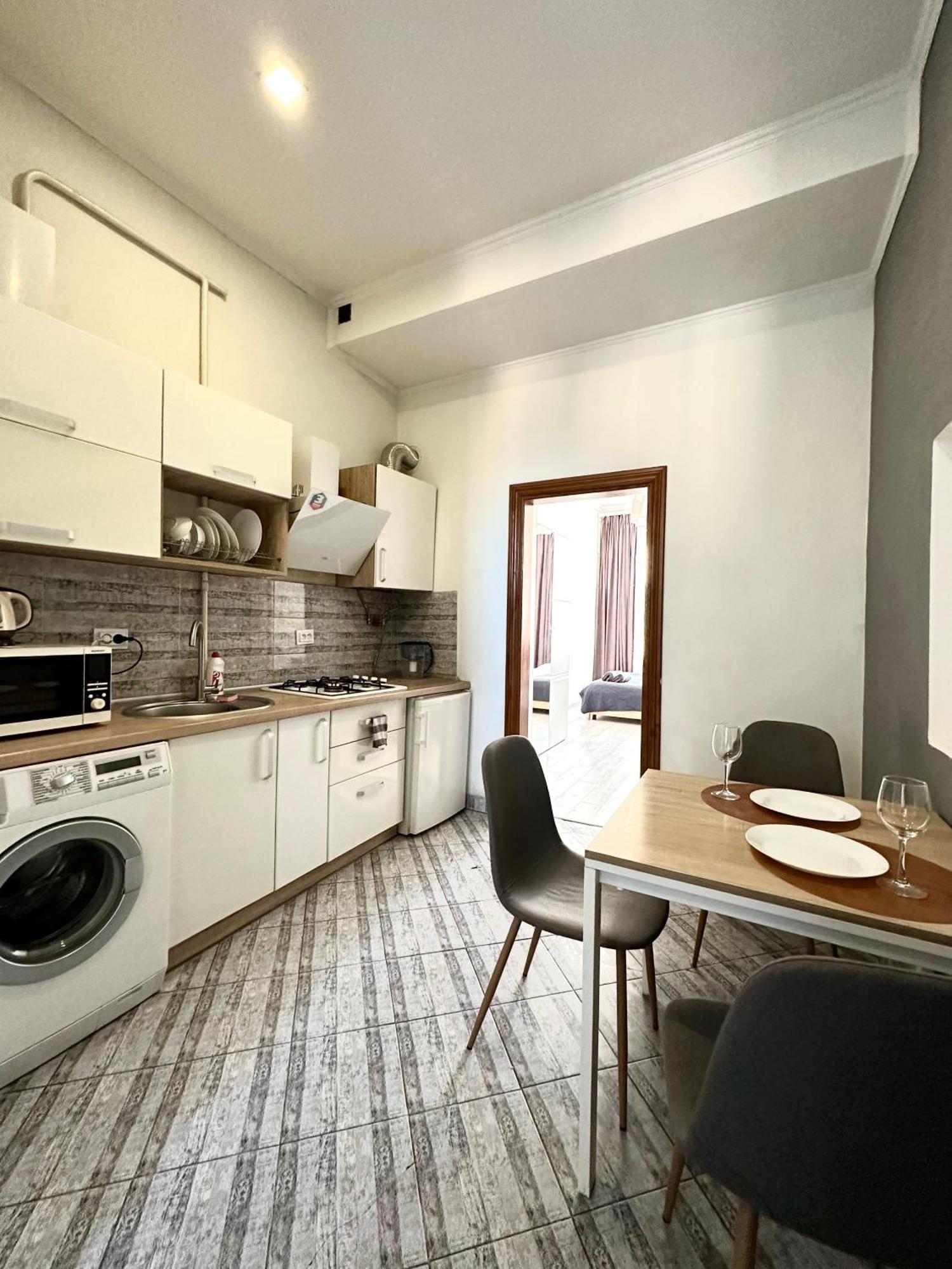 Romantic Apartments-Near Opera House 5/8 Liov Exterior foto